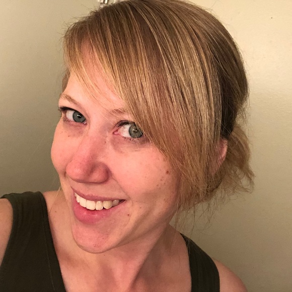 Meet your Posher, Kara - Picture 1 of 5